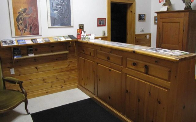 Quiet Bay Inn & Café