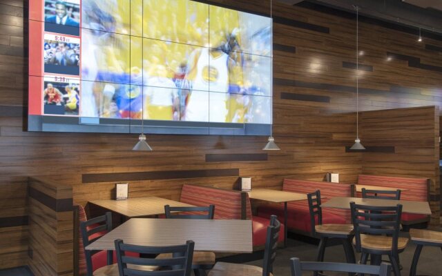 Courtyard by Marriott Holland Downtown