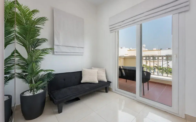 Luxurious Spacious 3-bedroom Villa With Private Pool at Springs 10