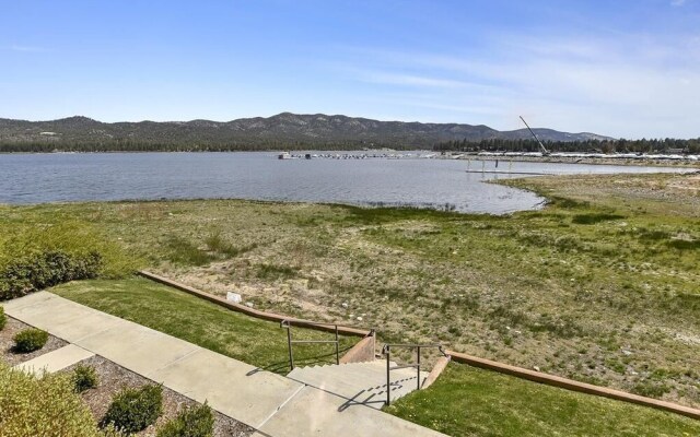 055 - Lakefront Ski Getaway