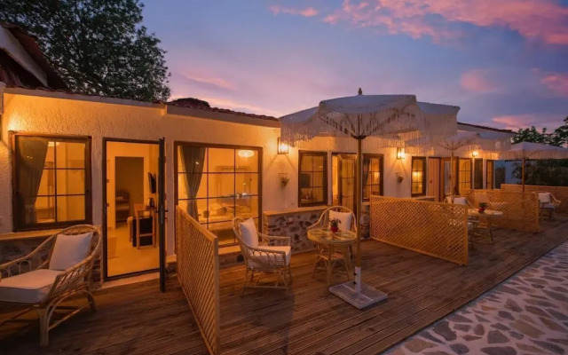 Vodina Lounge Suites