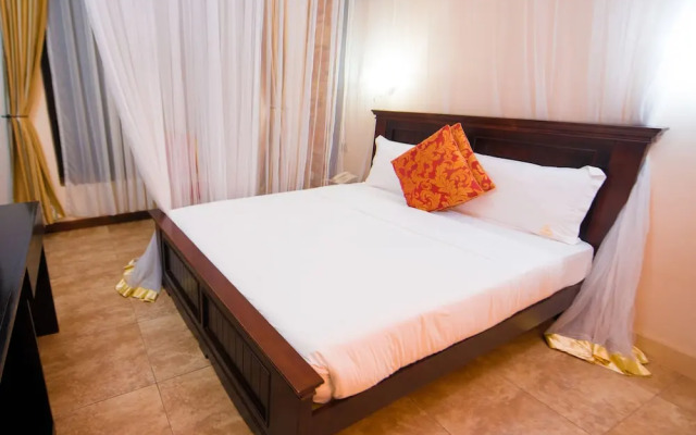 Ci'Sand Suites Hotel