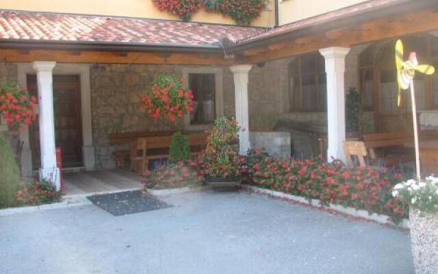 Guest House Pod Slavnikom