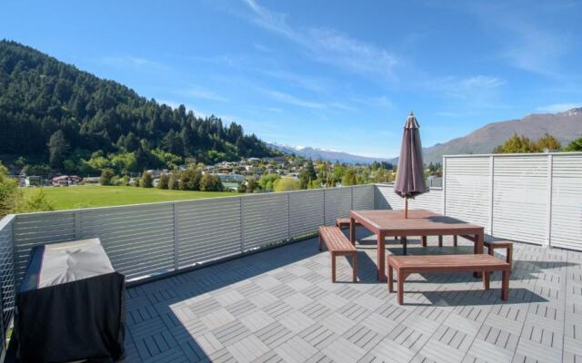 Central Mountain View Paradise