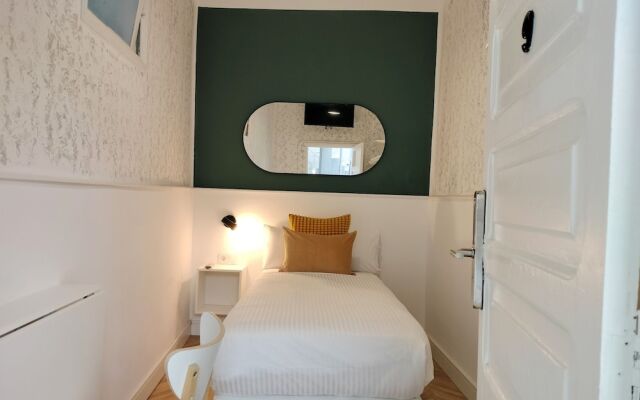 Room27