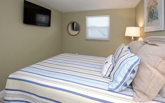 The Anna Maria Island Beach Breeze