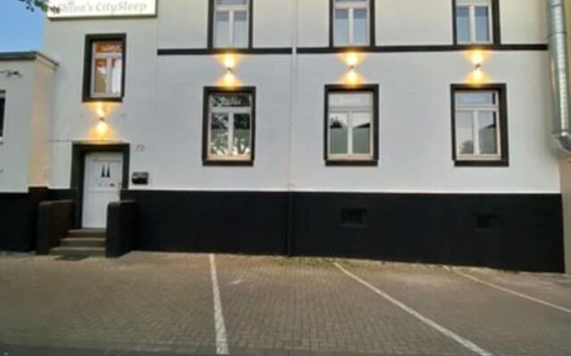 Shivas City Aparthotel