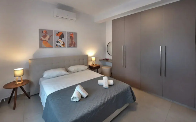 Sun & Moon Luxury 4-bedroom Villa