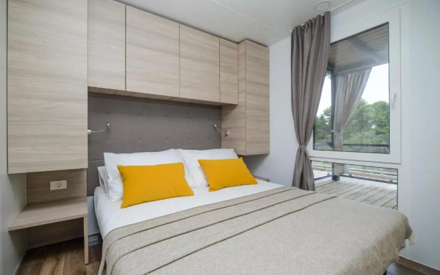 Medora Orbis Mobile Homes & Glamping