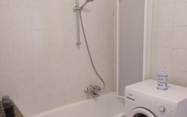 Golden Bed Home - Feel Like Home