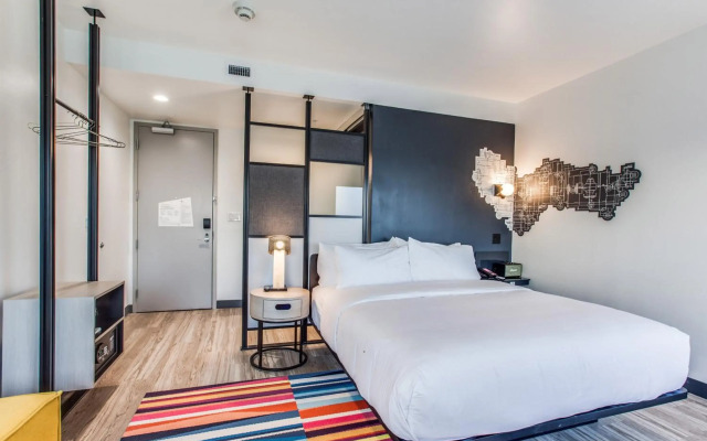 Aloft Dallas Arlington Entertainment District