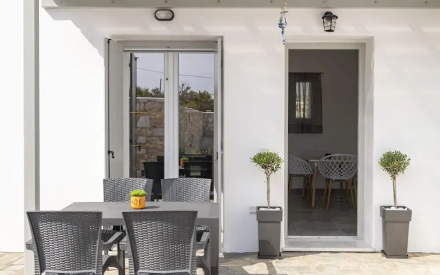 Parikia s Sunlight 2bedroom House