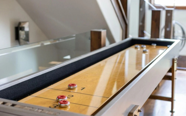 Dillon - Private Mountain Home w Hot Tub w Views & Shuffleboard!