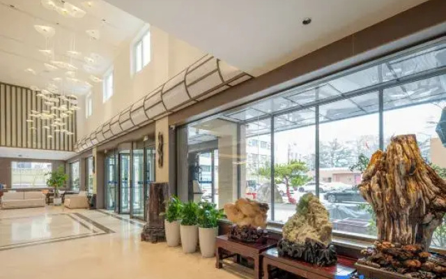 Qingdao Shiguang Hotel (May Fourth Square Ningxia Road Subway Station)