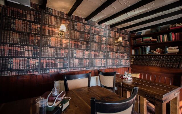 The Royal Arms Hotel