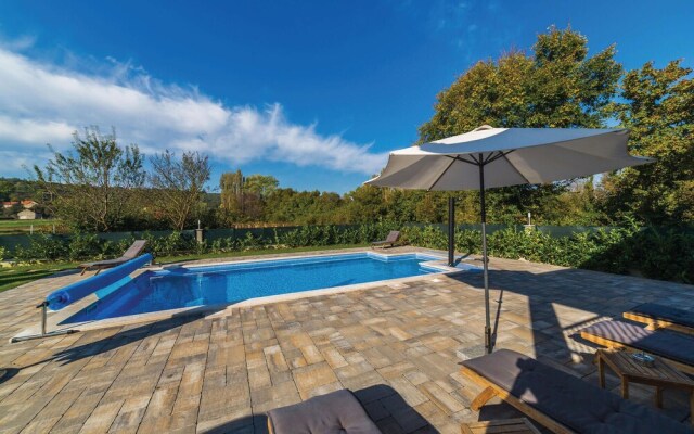 Amazing Home in Trilj with Hot Tub, WiFi & 4 Bedrooms