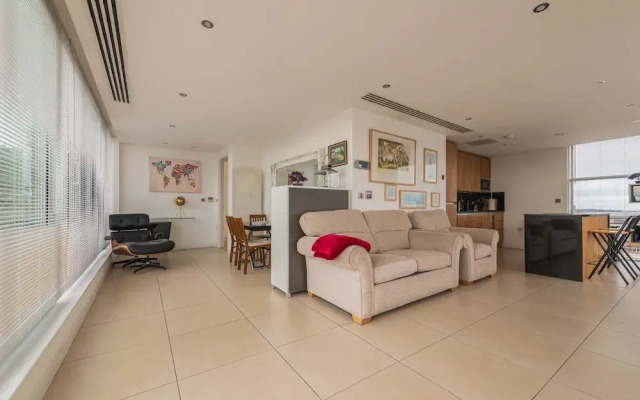2 Bedroom Penthouse with Parking
