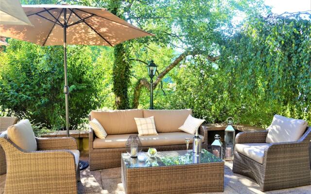 Aux Chants Des Oiseaux