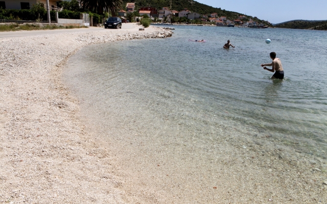 Apartment Marin - comfortable apartment near sea: A1 Vinisce, Riviera Trogir