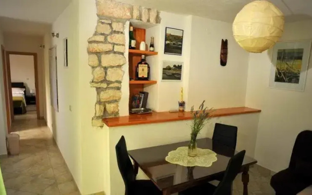 Apartments Dakrijus