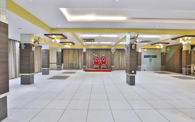 Capital O 11491 Hotel Santro