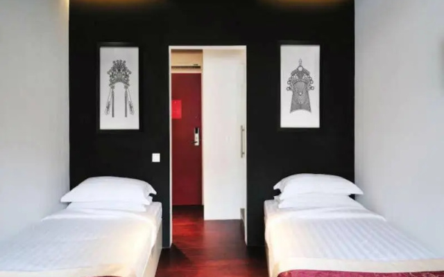 Santa Grand Hotel Lai Chun Yuen – Guest Rooms – Singapore