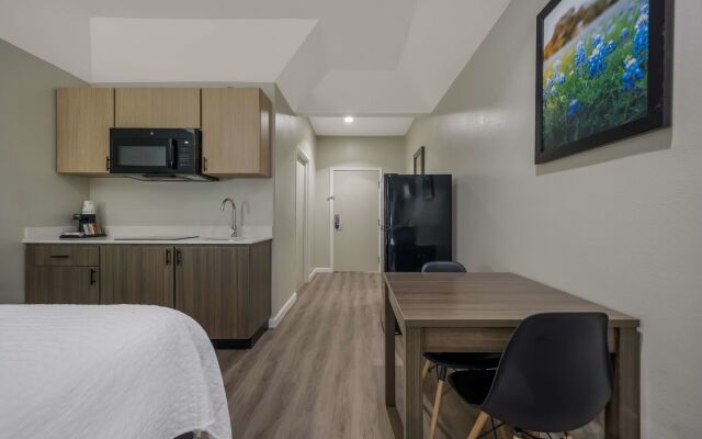 SureStay Studio by Best Western Conroe Downtown