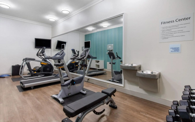 Holiday Inn Express Hotel & Suites Houston-Alvin by IHG