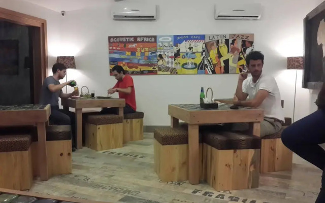La Paradise Inn