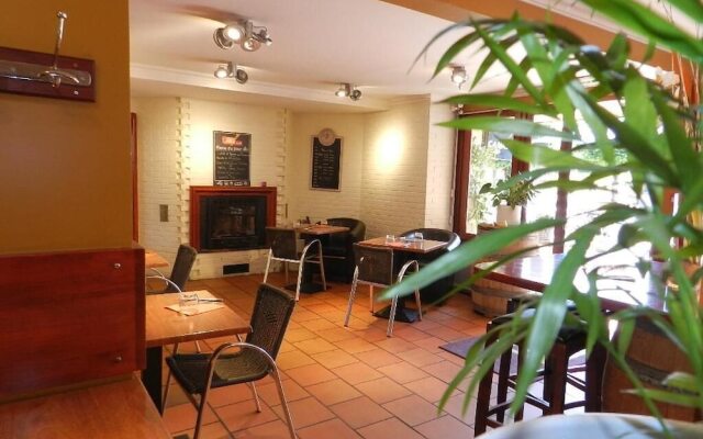 Les Provinciales Hotel & Restaurent