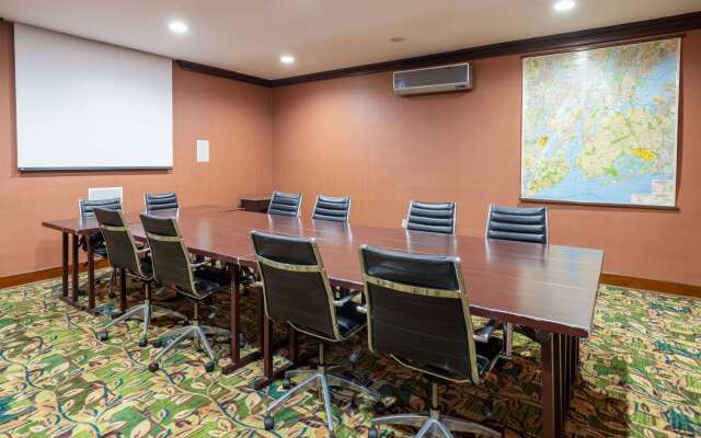 Days Hotel by Wyndham North Bergen NYC Area