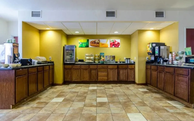 Holiday Inn Express Wichita North - Park City