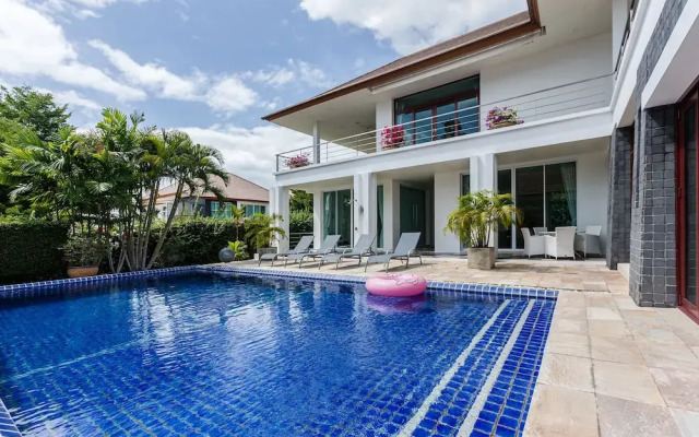Unique Pool Villa with 5 Bedrooms and Sea View (PM-C1)