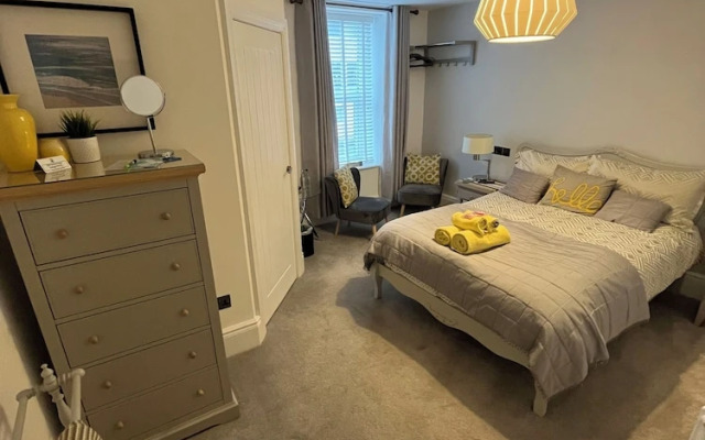 Lazy Waves Boutique B&B