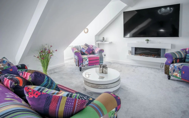 The Penthouse - Luxury 1 Bed - Panorama - Tenby