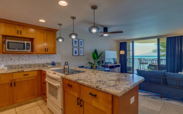 Kahana Reef 216 by RedAwning