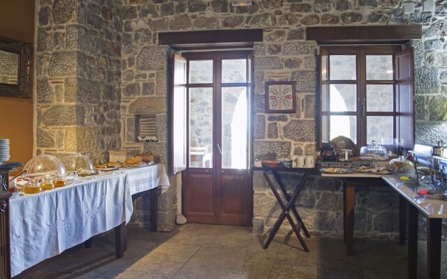 Xemoni Hotel