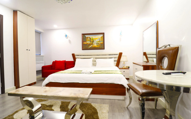 Queen Stay Apartments