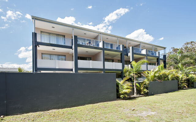 Shoal Bay Beachclub Apartments