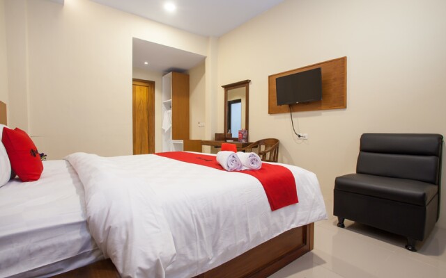 RedDoorz Premium @ Jalan Cengkeh