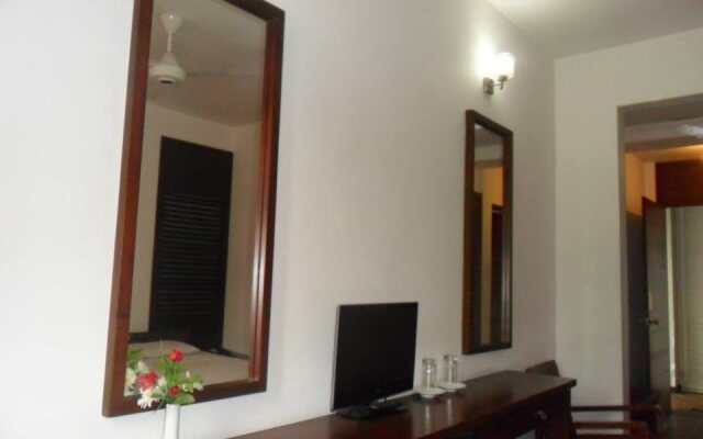 Hotel Sapthapadhi