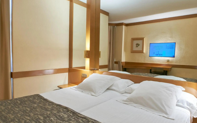 Hotel AR Los Arcos