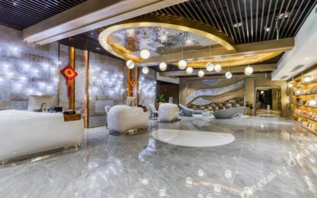 Cloud Hotel