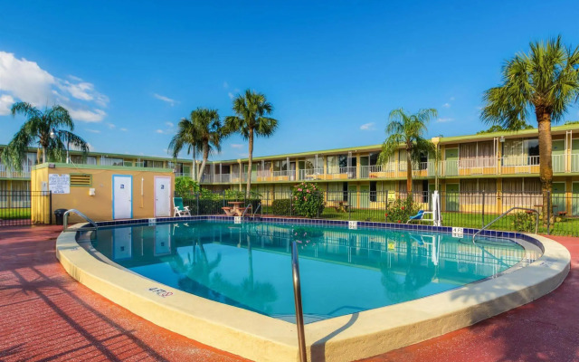 Red Roof Inn Vero Beach - I-95