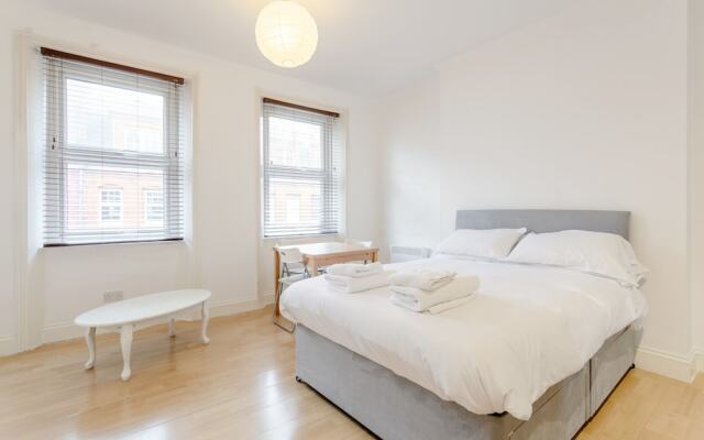 Spacious Studio in West Kensington