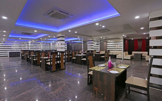 Hotel The Leaf by OYO