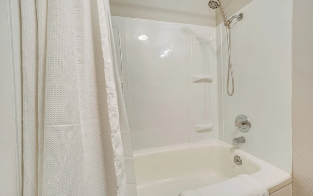 Updated Yakima Vacation Rental: Central Location!