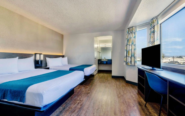Motel 6 Anaheim, CA - Fullerton East