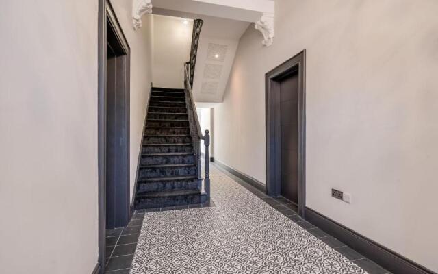 Central Belfast Apartments: University Street