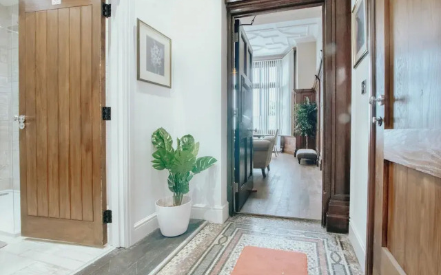Outstanding Massive Apartment With Character